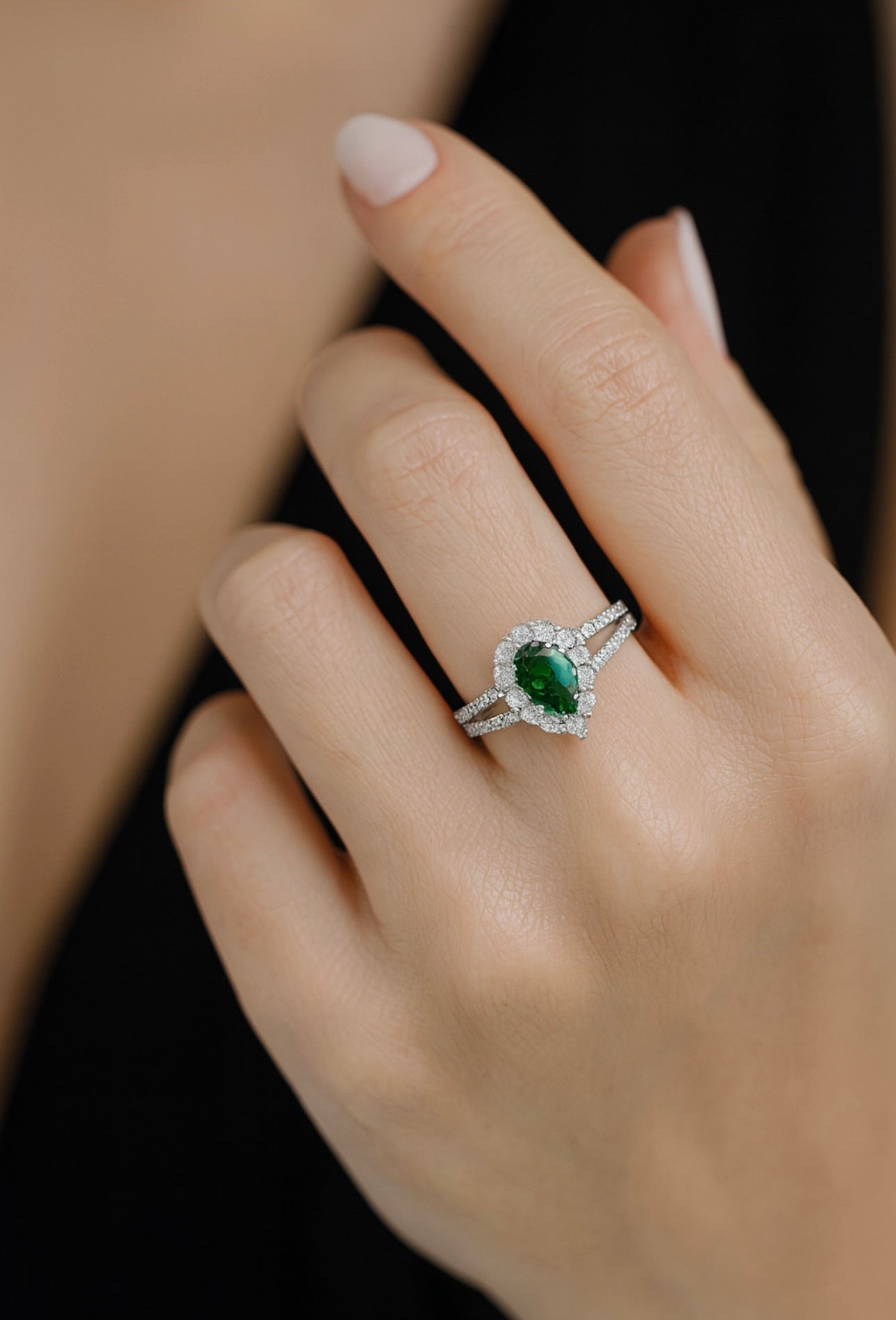 Cultivated Emerald Color and Moissanite Rings for Women - INNER LIGHT SHINE