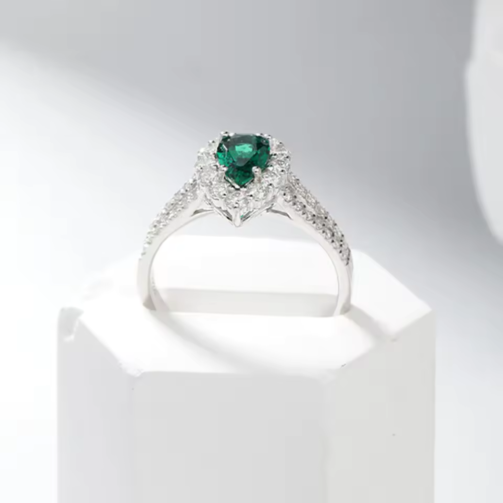 Cultivated Emerald Color and Moissanite Rings for Women - INNER LIGHT SHINE